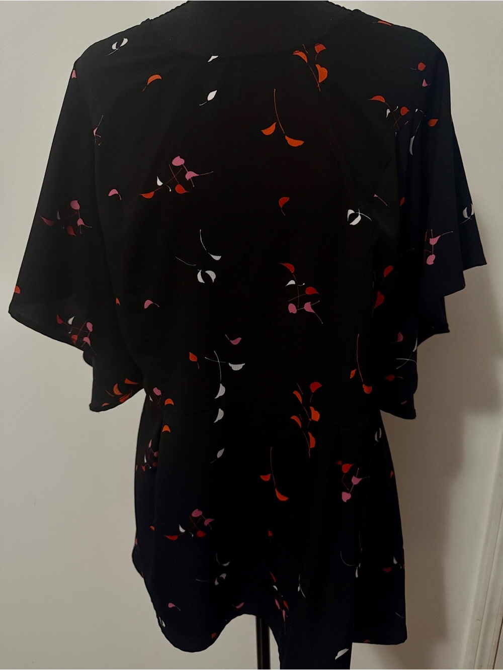 Lane Bryant Women’s Black Floral Short Flutter-Sleeve Blouse-size 12